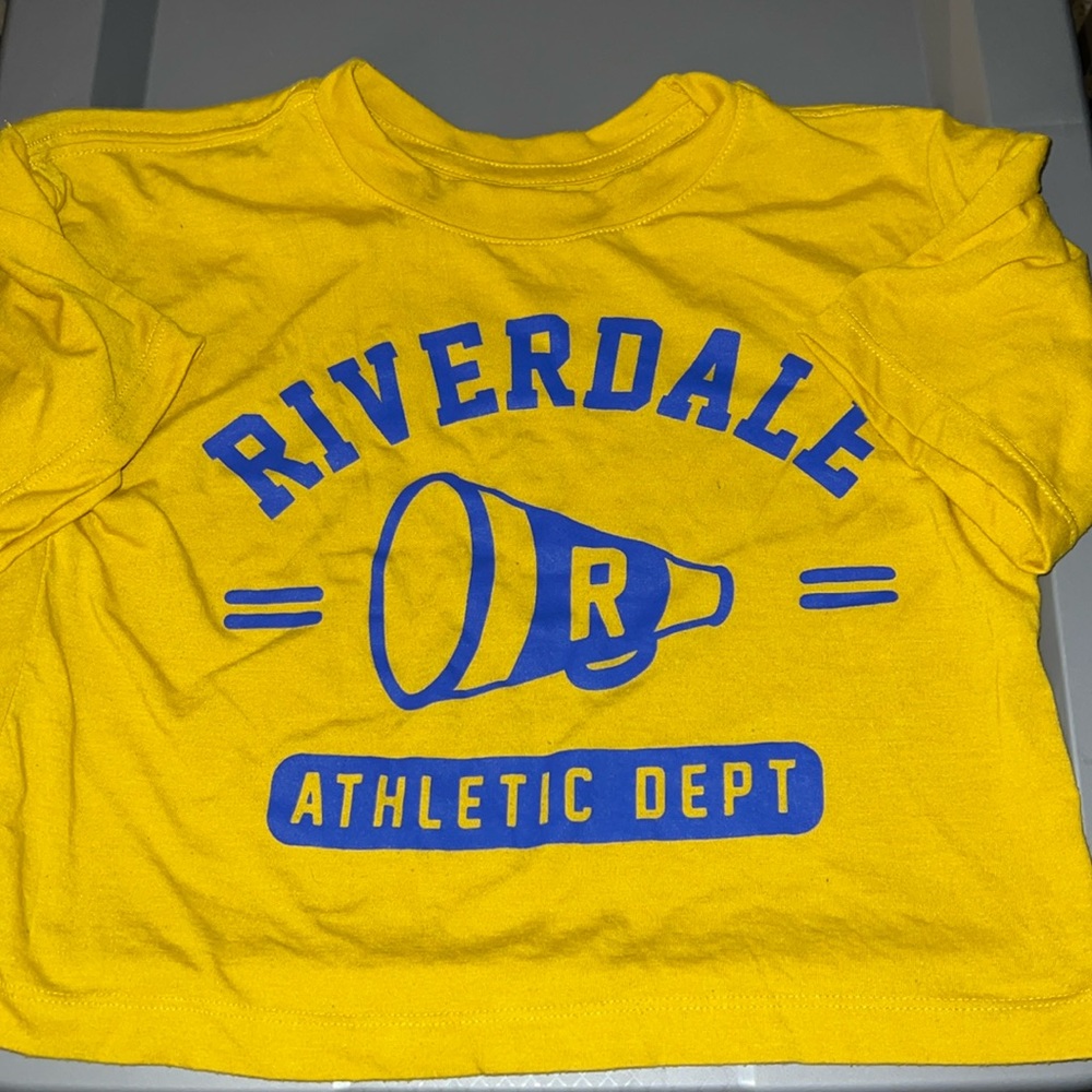 ARCHIE COMICS themed golden yellow  boxy cut cropped tee.  M7/8 fair 2b safe.